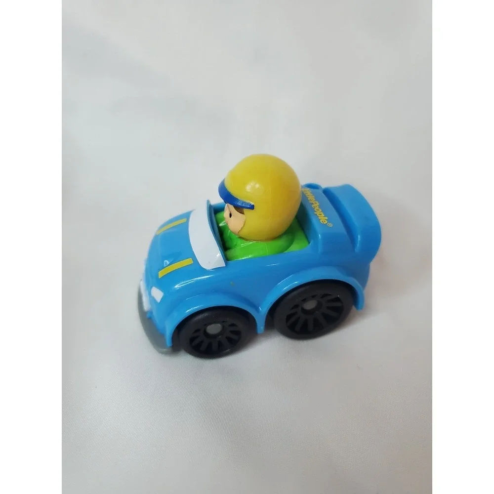 Fisher Price Little People Wheelies Blue Race Car Man‎ Yellow Helmet Vehicle Boy